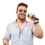 O cantor sertanejo Tom Baratella promete embalar os foliões do Bloco Califórnia com o ritmo do interior e um repertório especial voltado ao evento - Divulgação